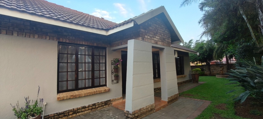 3 Bedroom Property for Sale in Waterval East North West